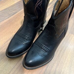 Ariat Black Cowboy Boots Classic Western Style